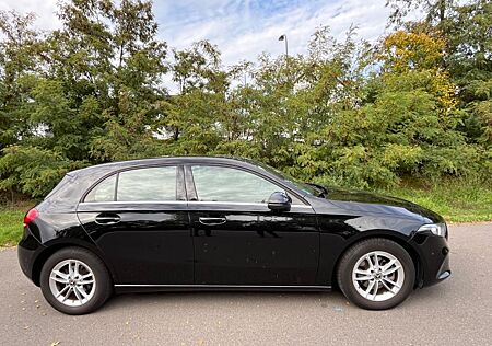 Mercedes-Benz A 180 gebraucht kaufen Mercedes-Benz A 180 d DCT -