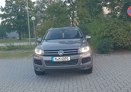 VW Touareg Volkswagen 3.0 V6 TDI Tiptronic BlueMotion Blue...