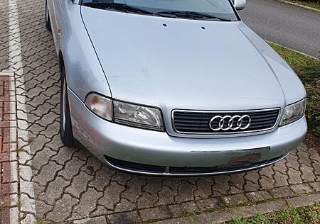 Audi A4 1.6l Benziner TÜV 4/2026