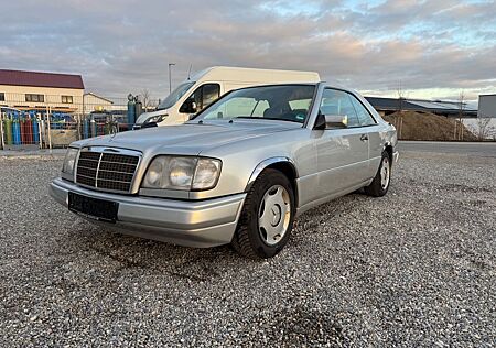 Mercedes-Benz 220 CE