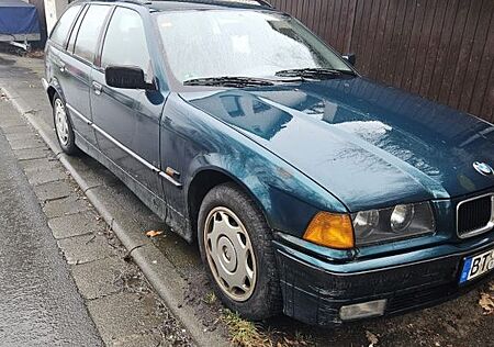 BMW 318i touring