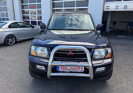 Mitsubishi Pajero 3,2 DI-D Elegance**Automatik**7 Sitze*