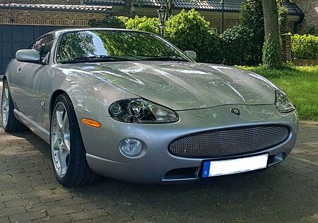 Jaguar XKR Coupé -
