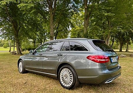 Mercedes-Benz C 220 d T Autom. -