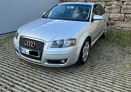 Audi A3 1.8 TFSI Attraction Attraction TÜV neu