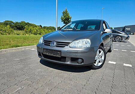 VW Golf Volkswagen 1.4 UNITED,PDC,TEMPOMAT,ALU