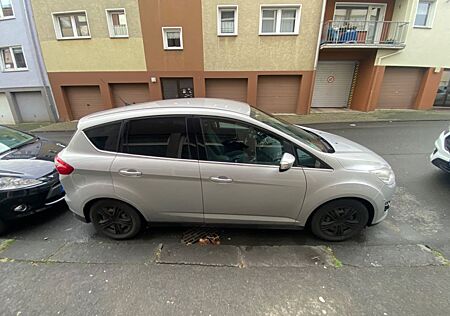 Ford C-Max 2,0TDCi 103kW PowerShift Titanium Titanium