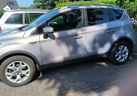 Ford Kuga 2,0 TDCi 2x4 103kW Titanium