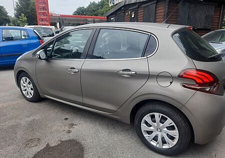 Peugeot 208 1.2 Allure PureTech 110 STOP & START