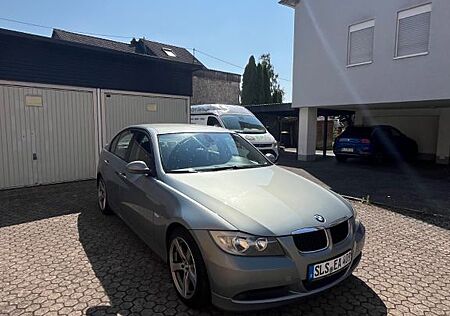 BMW 318i -