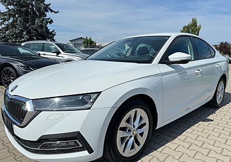 Skoda Octavia Lim 2.0TDI Style Matrix HUD Navi PDC