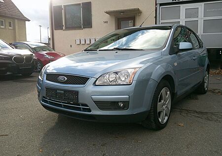 Ford Focus Focus1.6 Lim. Style 1.Hand TÜV neu PDC Automatik