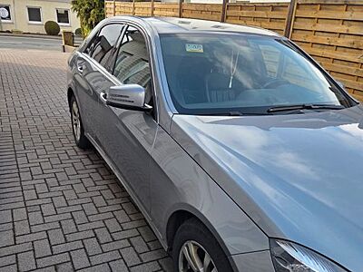 Mercedes-Benz E 300 -