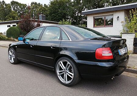 Audi A4 2.5 TDI Limo S-Line, Leder schwarz, HU neu