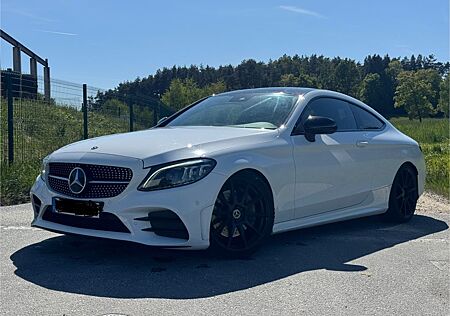 Mercedes-Benz C 300 d Coupé Autom. / AMG-line / RFK uvm.