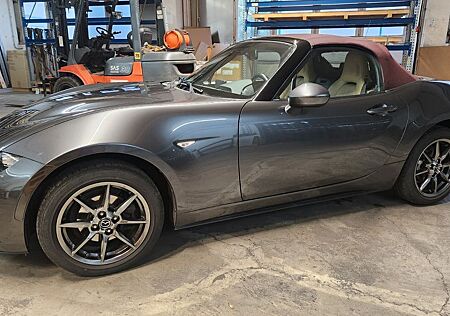 Mazda MX-5 SKYACTIV-G 131 Sakura Navi
