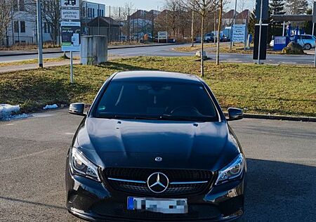 Mercedes-Benz CLA 180 Shooting Brake -
