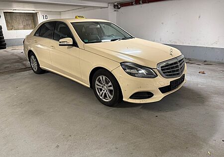 Mercedes-Benz E 220 BlueTEC 4MATIC Autom. -