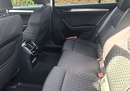 Skoda Superb 1.8 TSI DSG Style Combi Style