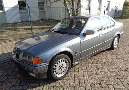 BMW 320i