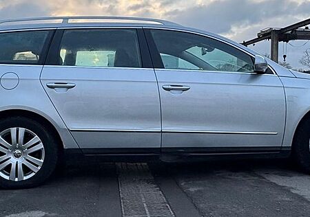 VW Passat Variant Volkswagen Passat 2.0 TDI DSG Variant Highline BlueTDI