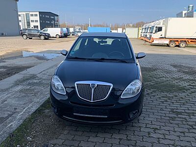 Lancia Ypsilon 1.2 8V Oro Klima Servo NEU TÜV