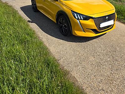 Peugeot e-208 136 GT GT