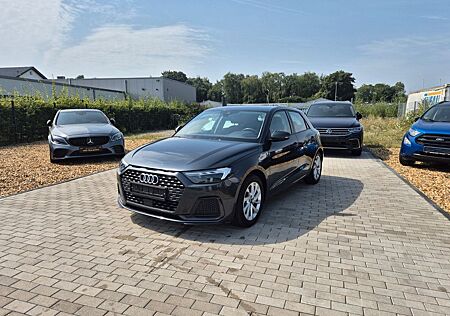 Audi A1 30 TFSI S tronic Sportback/LED/NAVI/SHZ/PDC