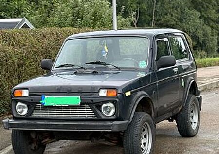 Lada Niva 1.7i 4x4 -