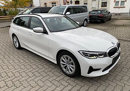 BMW 320 d Advantage Head-up / AHZV / Akustikglas