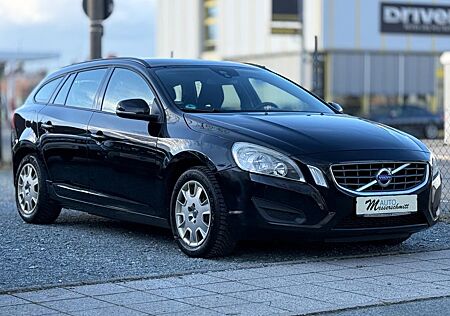 Volvo V60 D3 Kombi Kinetic AHK NAVI KLIMA SHZ 5Zyl.