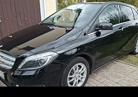 Mercedes-Benz B 220 d DCT -
