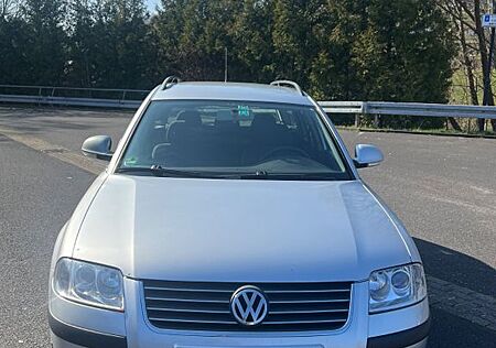 VW Passat Variant Volkswagen 1.9TDI 96kW tiptronic Highline