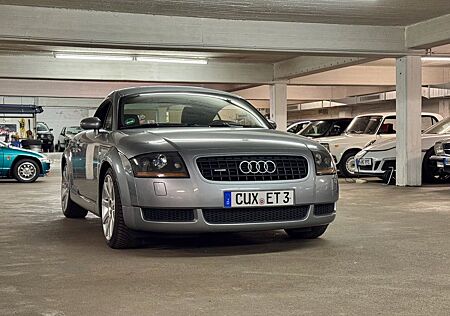 Audi TT Coupe 1.8T quattro 225 PS