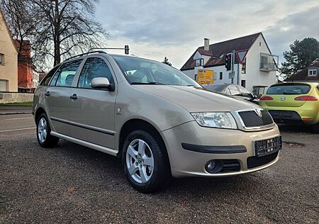Skoda Fabia Combi Extra/Kamera/Navi/Ab.Ahk /Shz/ Alu