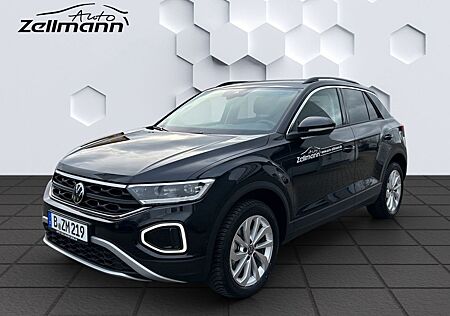 VW T-Roc Volkswagen Life 1.5 l TSI DSG LED ACC SHZ Parklenkass