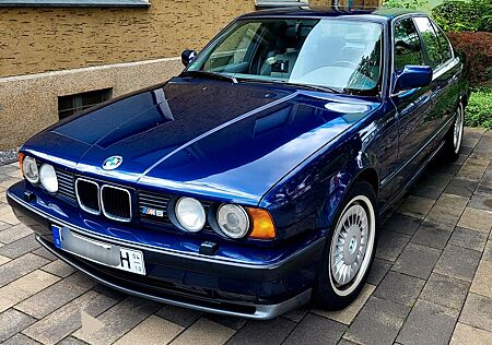 BMW M5 Sondermodell Johnny Cecotto Vorserie