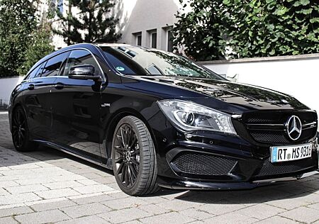 Mercedes-Benz CLA 45 AMG Shooting Brake CLA 45 AMG SPEEDSH...