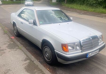 Mercedes-Benz 230