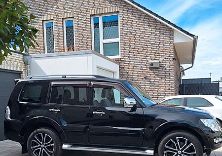 Mitsubishi Pajero 3,2 DI-D 4WD Final Edition Automatik ...
