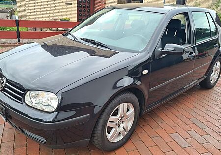 VW Golf Volkswagen 1.6 FSI Spezial
