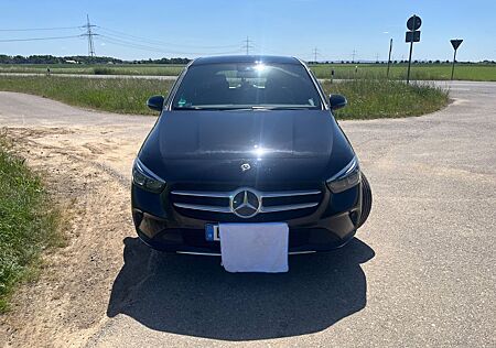 Mercedes-Benz B 220