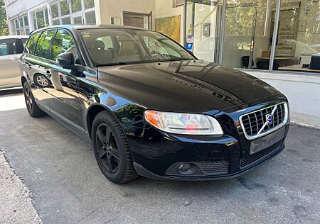 Volvo V70 2.5 Kombi Kinetic / Leder / Navi