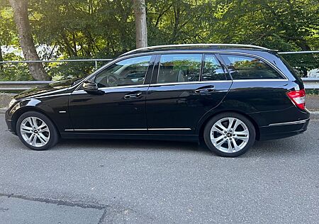 Mercedes-Benz 220