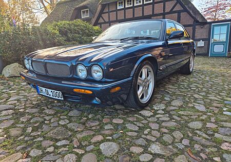 Jaguar XJR 4.0