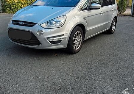 Ford S-Max 2,2 TDCi 129kW DPF Titanium Titanium