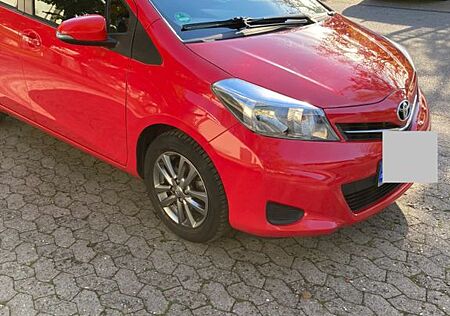 Toyota Yaris Edition 2014 TÜV neu Klima LMF Kamera