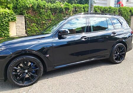 BMW X7 M60i
