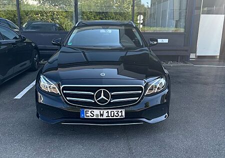 Mercedes-Benz E 220 d T Autom. -