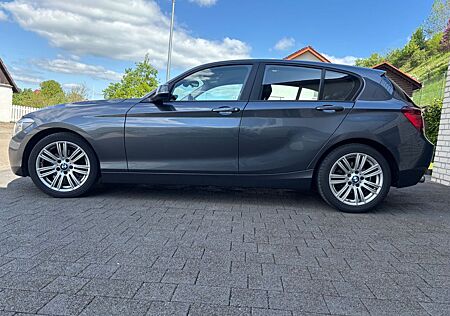 BMW 118i -Automatik, Navigationssystem, Leder